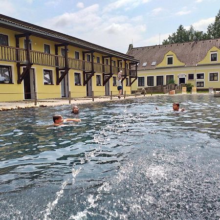Blatsky Dvur Aparthotel Veselí nad Lužnicí Bagian luar foto