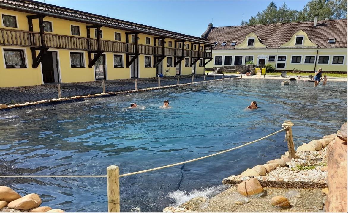 Blatsky Dvur Aparthotel Veselí nad Lužnicí Bagian luar foto